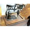 Image 2 : Franklin tredle sewing machine, Quarter Sawn oak with 6 drawers (2)