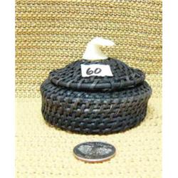 3.5" baleen basket by Jerry Hawley with whales tail finial 648F (2)