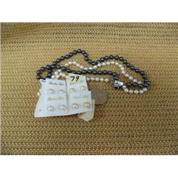 Lot of 4 fresh water pearl earrings and hematite and pearl necklace (2)