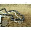 Image 3 : Lot of 4 fresh water pearl earrings and hematite and pearl necklace (2)