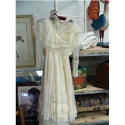 Beautiful white lace dress (2)