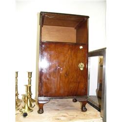 Walnut queen Anne legged night stand (2)