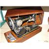 Image 2 : Portable wood cased Singer sewing machine (2)