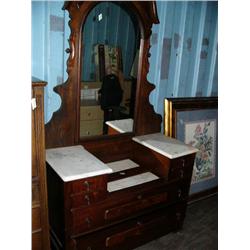 American Victorian walnut marble top dresser with beautiful carved mirror circa 1850 (193)