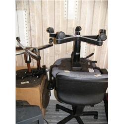 Lot of 3 office chairs (2)