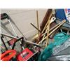Image 3 : Lot of: lawnmower, outdoor tools, wheel barrel, saw horses, tires, etc. (185)