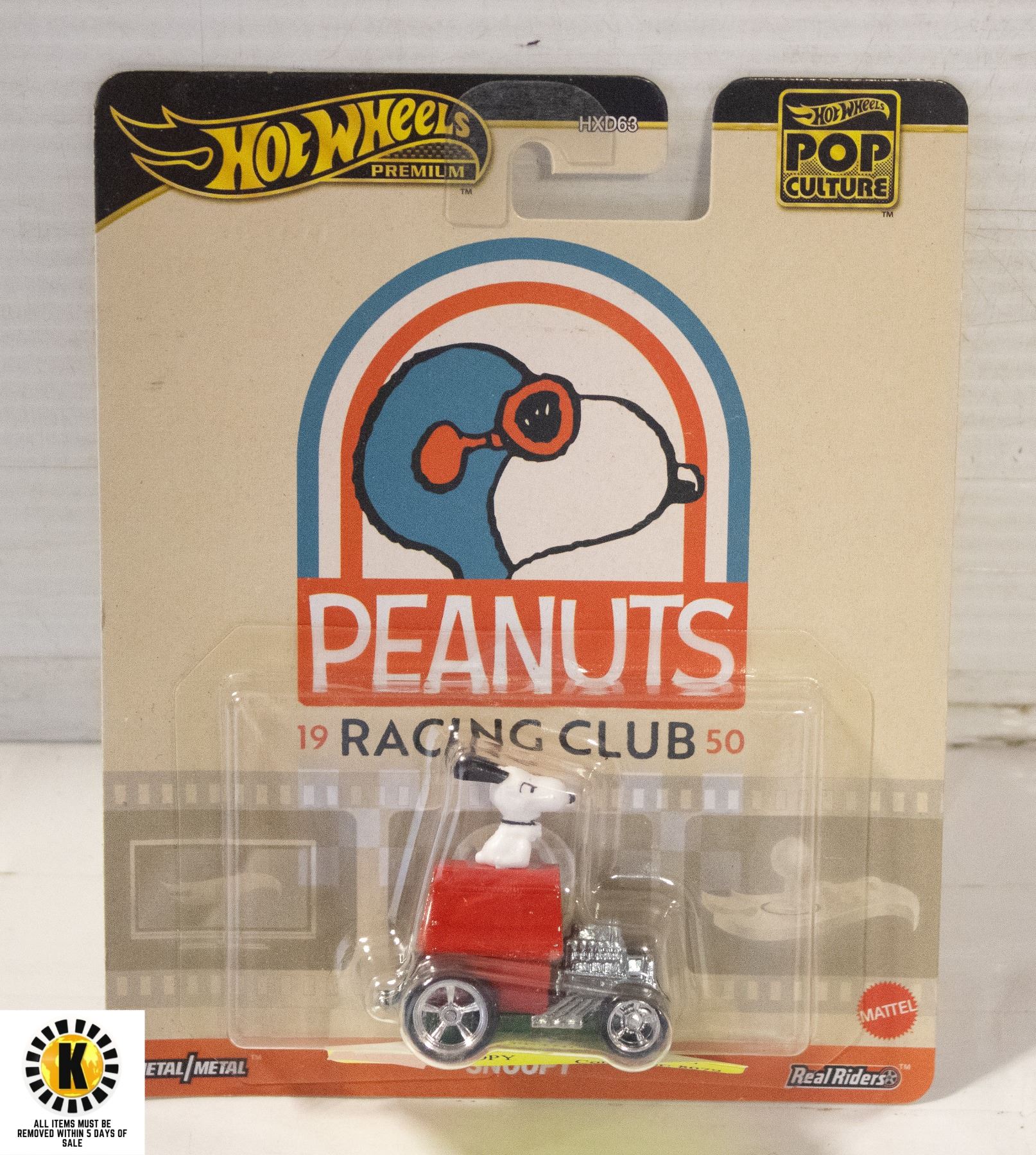 HOT WHEELS PEANUTS RACING CLUB SNOOPY