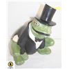 Image 1 : CERAMIC FROG IN A TUXEDO