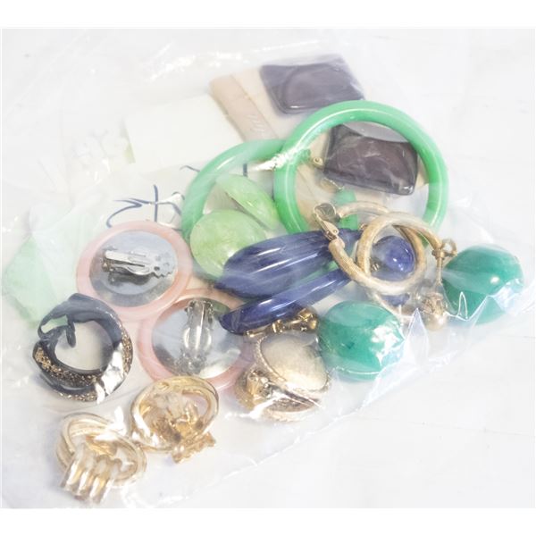 10 SETS OF EARRINGS