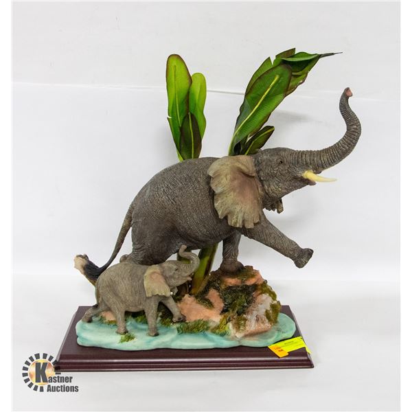 NEW ELEPHANT FIGURE