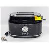 Image 1 : FRIGIDAIRE RETRO BLACK TOASTER