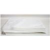 Image 1 : NEW SET OF 6 - 100% COTTON 33.5 X 16.5" WHITE