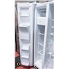 Image 3 : FRIDGIDAIRE WHITE SIDE X SIDE FRIDGE W/ WATER &