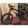 Image 1 : GIANT 24 SPEED 20 INCH MOUNTAIN BIKE WITH BUCKET