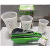Image 6 : NEW 3PC HIGH HEAT SILICONE MEASURING CUPS BAKING