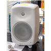 Image 1 : NEW GENELEC 8040B POWERED NEARFIELD STUDIO