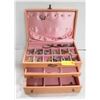 Image 1 : VINTAGE PINK LARGE JEWELRY BOX WITH ESTATE