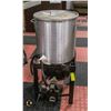 Image 1 : PROPANE BURNER + 4 GALLON POT FOR DEEP FRYING