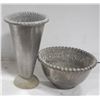 Image 1 : LOT OF 2 METAL FLOWER POTS