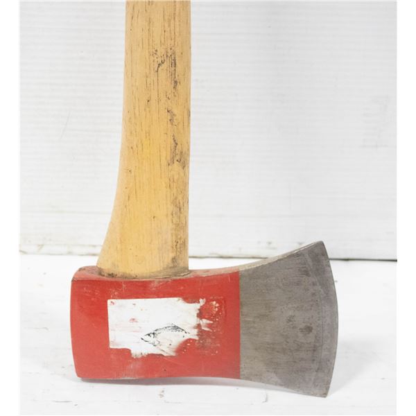 AXE WITH 3.5" HEAD