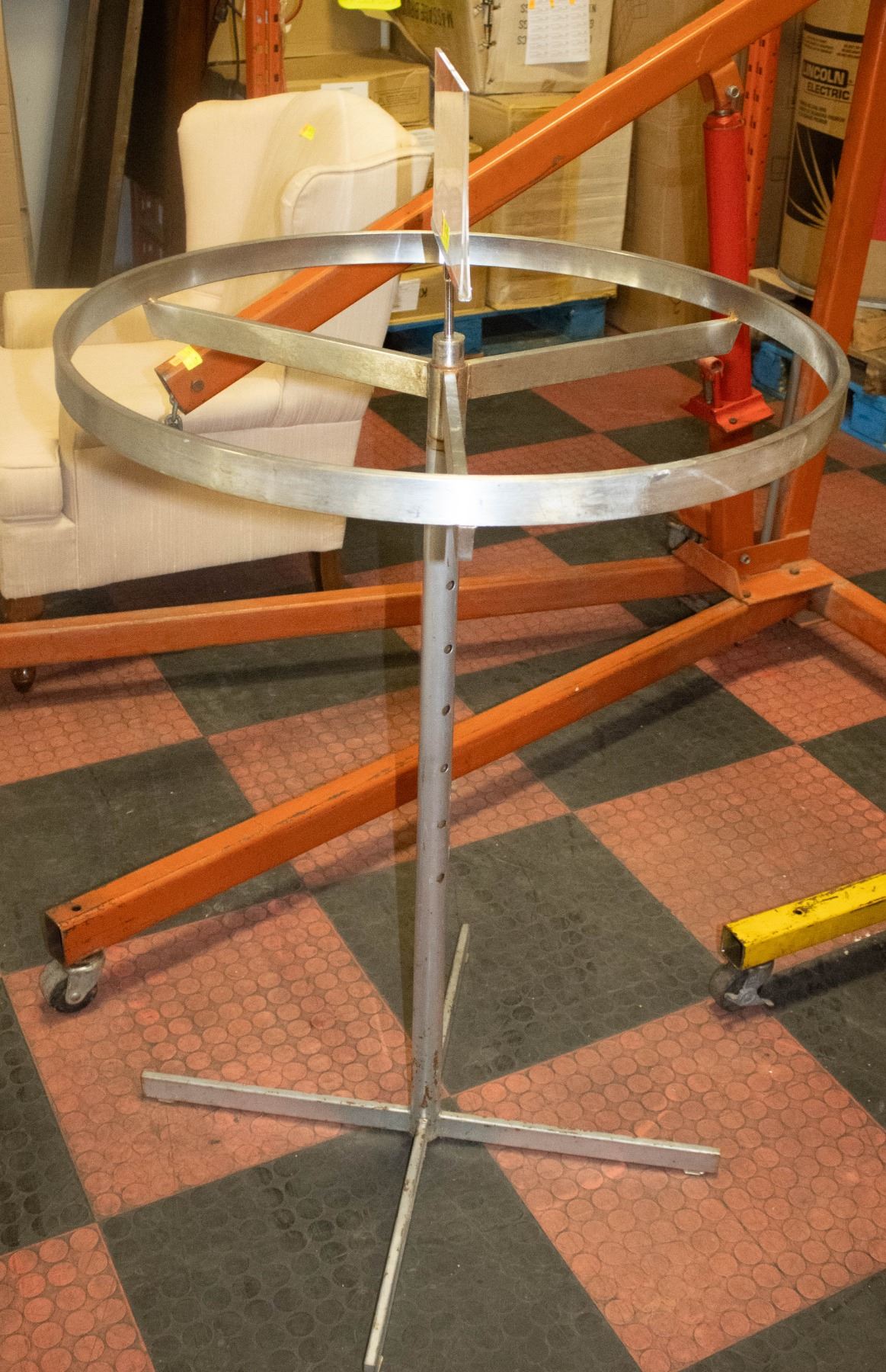 ROUND METAL ADJUSTABLE CLOTH RACK