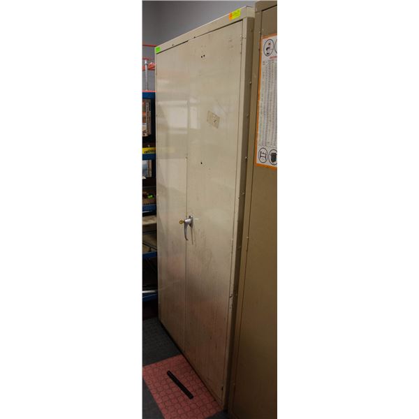 LOCKING METAL TOOL CABINET H-72.25" W-20" L-36"
