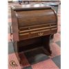 Image 1 : 1970'S ROLL TOP DESK  (30" X 20" X 42.5")