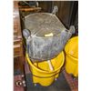 Image 1 : RUBBERMAID WAVE BRAKE MOP BUCKET