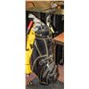 Image 1 : GOLF CLUBS WITH LEATHER BAG