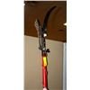 Image 1 : BRANCH TRIMMER
