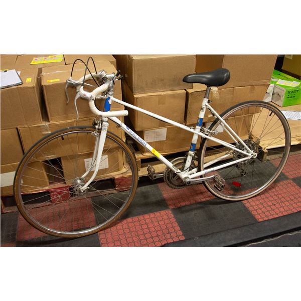 VINTAGE RALEIDH 10 SPEED BICYCLE