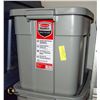 Image 1 : NEW RUBBERMAID 68 LITRE ROUGHNECK TOTE W/LID
