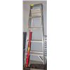 Image 1 : ALUMINUM 5 FT STEP LADDER
