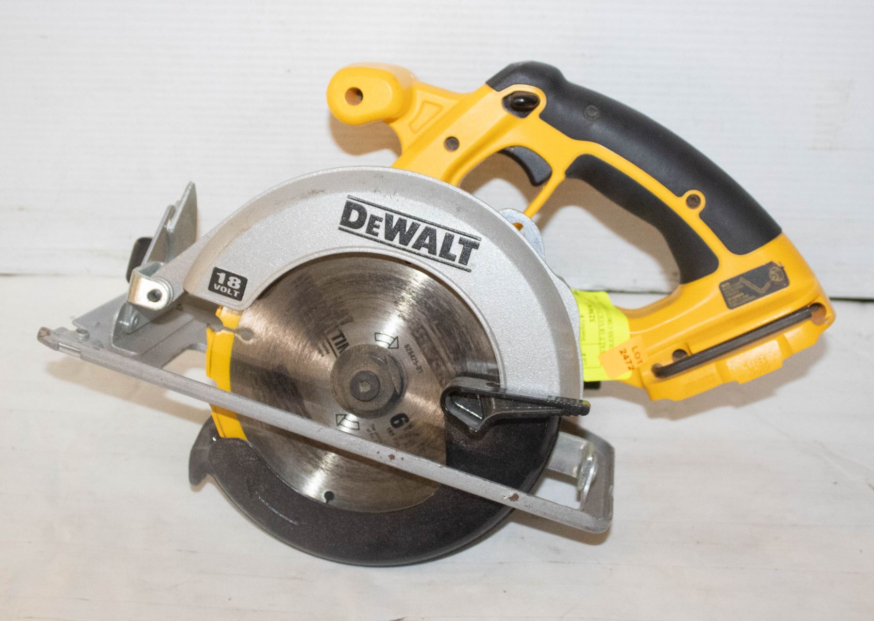 thumbnail image 2 of Makita XSH03Z 18V LXT Lithium‑Ion 6‑1/2” Circular Saw – Brushless Motor, Bare Tool 2 of 4