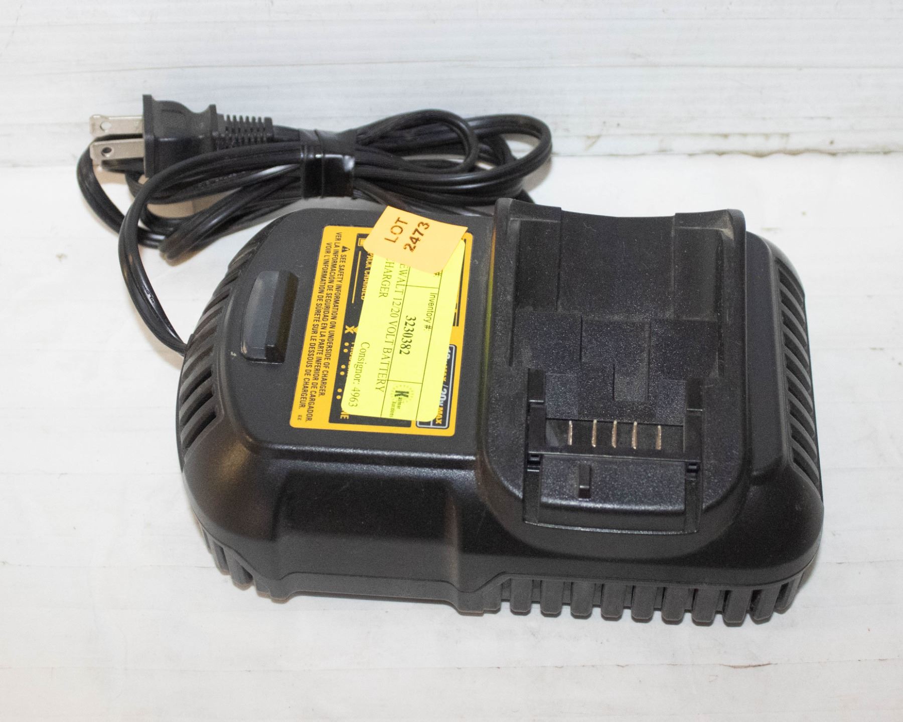 DEWALT 12 20 VOLT BATTERY CHARGER Dewalt 12 20 volt battery charger
