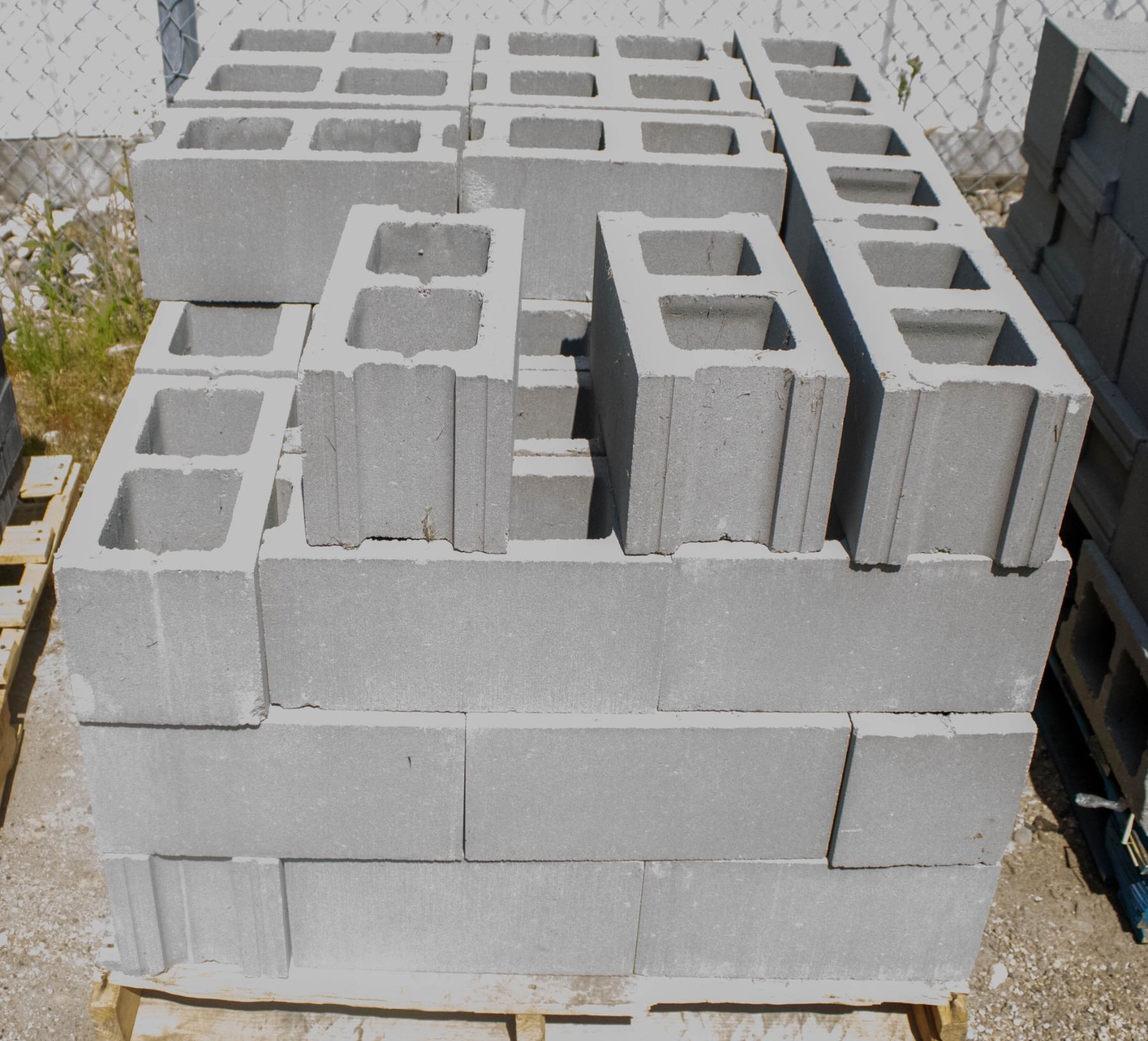 Ciment Blocks CONCRETE CINDER BLOCKS- PALLET LOT OF 50- NEW