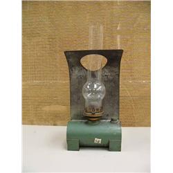 Very unusual kerosene lamp (194)