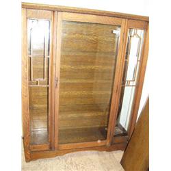 Beautiful Quarter Sawn oak corner china cabinet with 4 shelves (194)