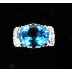 Blue topaz and diamond lady's rings, 14K white gold, topaz: oval faceted, approx 4 carats, clarity t