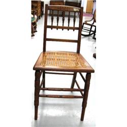 American oak cane seated spindle back chair (!94)