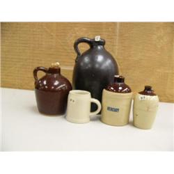4 crockery jugs and crockery drinking mug (194)