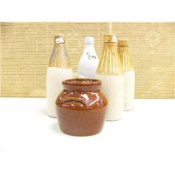 4 crockery bottles and small crockery bean pot (194)