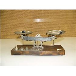 Gold scales with weights and gold (194)