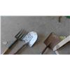 Image 3 : Spade, Shovel, Roofing Shingle Scraper, Fork