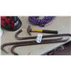 Image 2 : 3 Wrecking Bars , 3 Hard Hats, Nylon Rope, Hammer