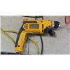 Image 2 : Dewalt DWD110 3/8'' Drill , 2 Heat Guns, Trouble Light