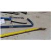 Image 4 : 2 Wrecking Bars, Pick & More