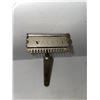 Image 2 : Antique razor