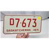 Image 3 : 1971 Saskatchewan license plate - D 7-673