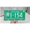 Image 3 : 1965 Trailer Saskatchewan license plate - R 1-154
